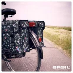 BASIL Sacoches Wanderlust Noir/Fleurs 35 L 6 BASIL Sacoches Wanderlust Noir/Fleurs 35 L -Casques vélo Soldes basil wanderlust double bicycle bag 35 liter black 2