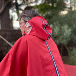 Le Temps Des Grenouilles Poncho De Pluie ADULTE - Coloris Unis 25 Le Temps Des Grenouilles Poncho De Pluie ADULTE - Coloris Unis -Casques vélo Soldes capedepluierougeletempsdesgrenouillesponchovelocyclisteimpermeable 3 720x