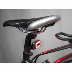CoolRide Feu Arrière Multi-usages Led USB -Casques vélo Soldes eclairage led rouge multi usages clignotante usb fixation 3