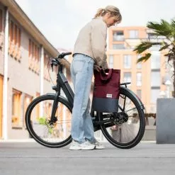 Sacoche Arrière Vélo Urban Proof 20L -Casques vélo Soldes sac a main jeune femme velo urban proof bordeaux 20l